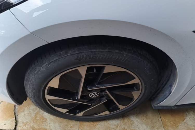Used Volkswagen ID.3 2023 Pure Smart Edition Left Front Wheel Hub