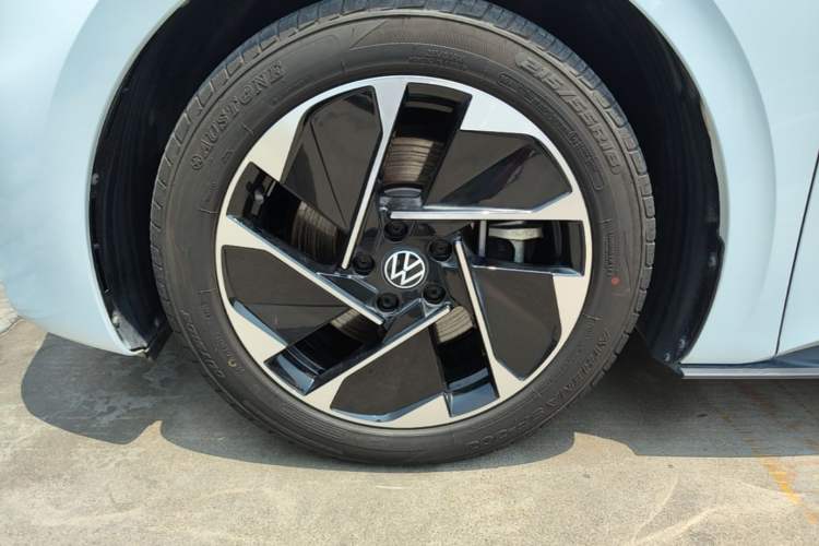 Used Volkswagen ID.3 2023 Upgraded Model Pure Intelligent Enjoyment Version Left Front Wheel Hub