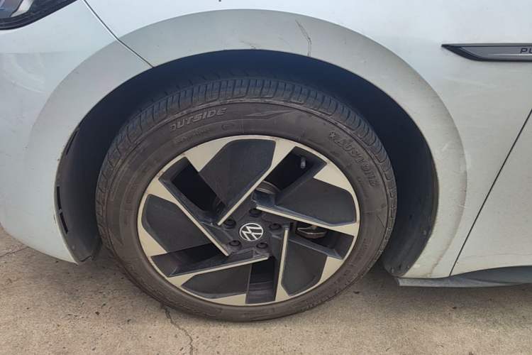 Used Volkswagen ID.3 2023 Upgraded Model Pure Intelligent Enjoyment Version Left Front Wheel Hub
