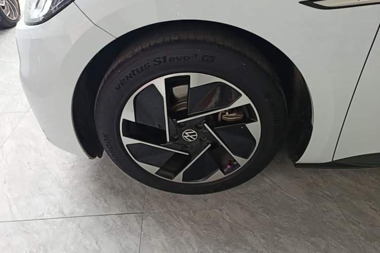 Used Volkswagen ID.3 2023 Upgraded Model Pure Intelligent Enjoyment Version Left Front Wheel Hub