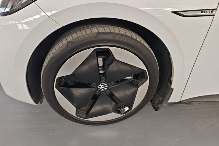 Used Volkswagen ID.3 2023 Upgraded Model Pure Intelligent Enjoyment Version Left Front Wheel Hub