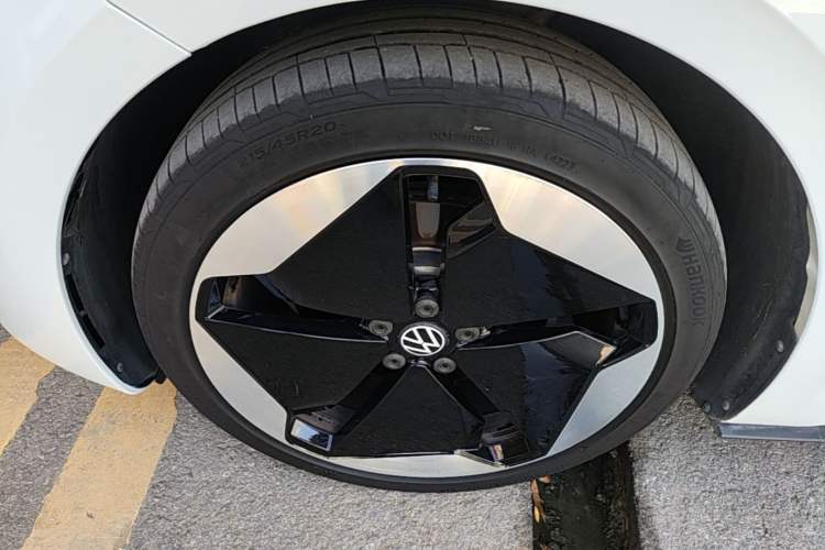 Used Volkswagen ID.3 2023 Upgraded Model Pure Intelligent Enjoyment Version Left Front Wheel Hub