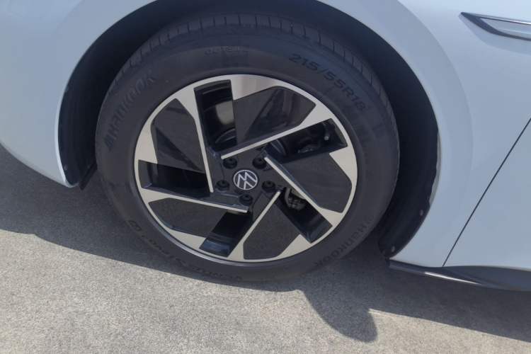 Used Volkswagen ID.3 2023 Upgraded Model Pure Intelligent Enjoyment Version Left Front Wheel Hub