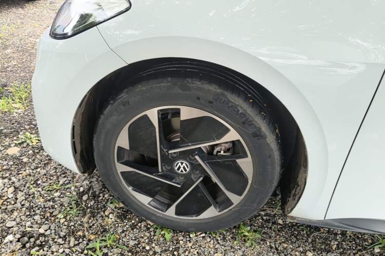 Used Volkswagen ID.3 2023 Pure Smart Edition Left Front Wheel Hub