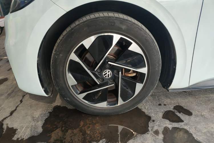 Used Volkswagen ID.3 2023 Upgraded Model Pure Intelligent Enjoyment Version Left Front Wheel Hub