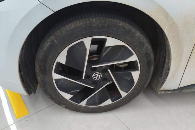 Used Volkswagen ID.3 2023 Upgraded Model Pure Intelligent Enjoyment Version Left Front Wheel Hub