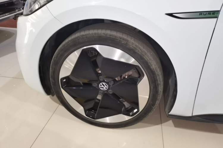 Used Volkswagen ID.3 2023 Upgraded Model Pure Intelligent Enjoyment Version Left Front Wheel Hub