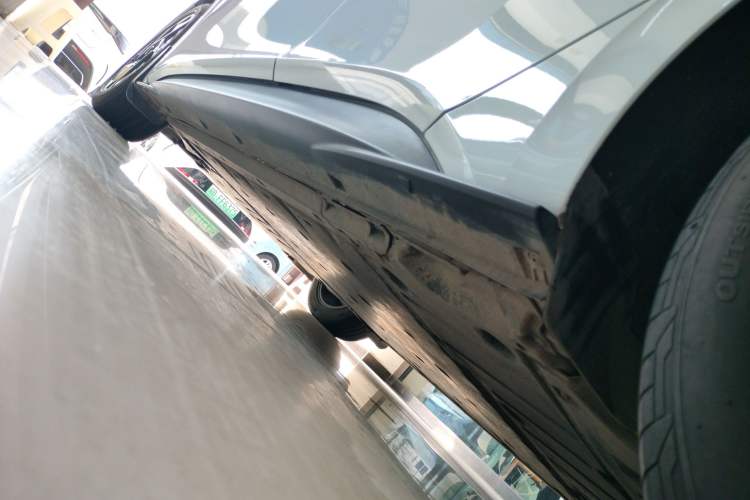 Used Volkswagen ID.3 2023 Upgraded Model Pure Intelligent Enjoyment Version Left Side Sill