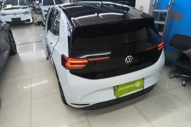 Used Volkswagen ID.3 2023 Pure Smart Edition Rear Left 45 Deg