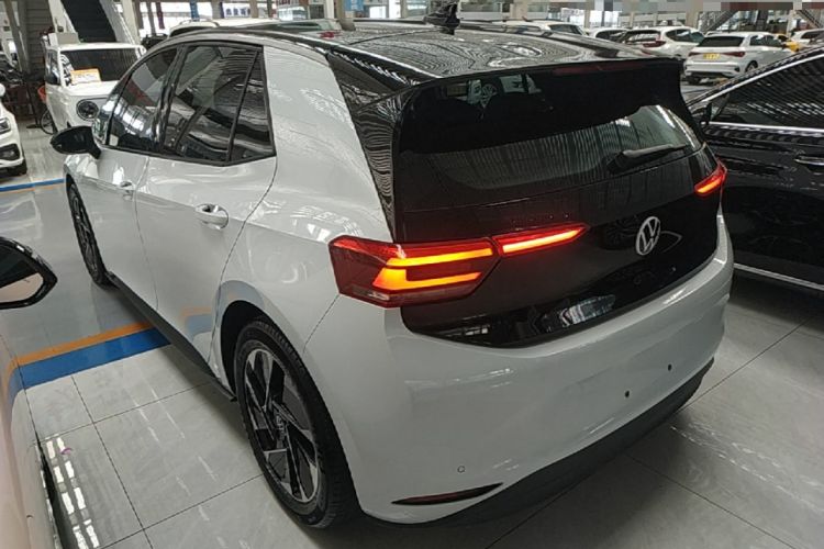 Used Volkswagen ID.3 2023 Pure Smart Edition Rear Left 45 Deg