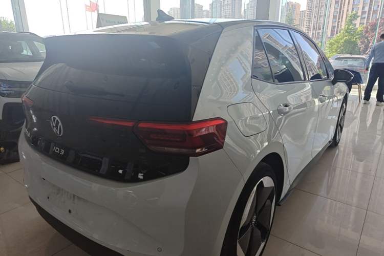 Used Volkswagen ID.3 2023 Pure Smart Edition Rear Right 45 Deg