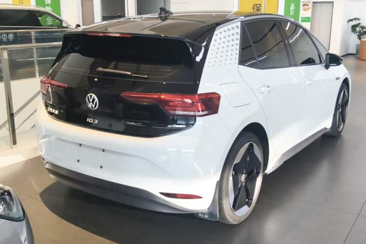 Used Volkswagen ID.3 2023 Pure Smart Edition Rear Right 45 Deg
