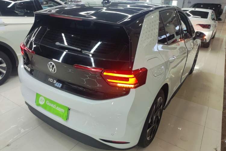 Used Volkswagen ID.3 2023 Pure Smart Edition Rear Right 45 Deg