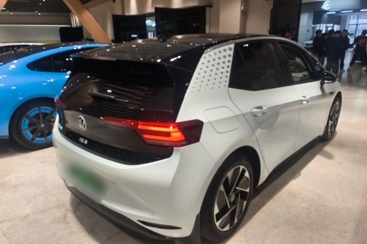 Used Volkswagen ID.3 2023 Upgraded Model Pure Intelligent Enjoyment Version Rear Right 45 Deg