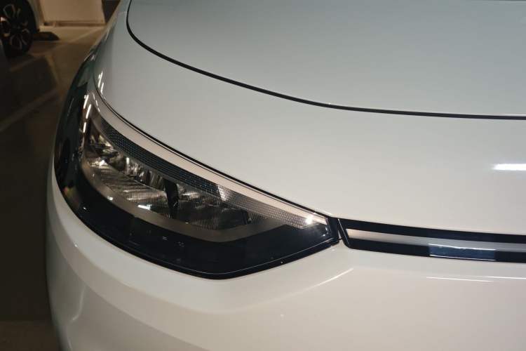 Used Volkswagen ID.3 2023 Upgraded Model Pure Intelligent Enjoyment Version Right Front Headlight