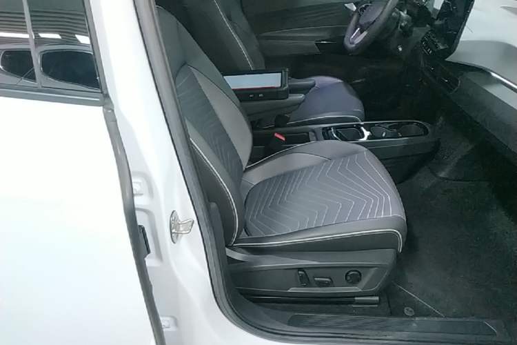 Used Volkswagen ID.3 2023 Upgraded Model Pure Intelligent Enjoyment Version Right Front Seat
