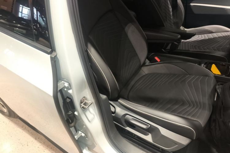 Used Volkswagen ID.3 2023 Upgraded Model Pure Intelligent Enjoyment Version Right Front Seat