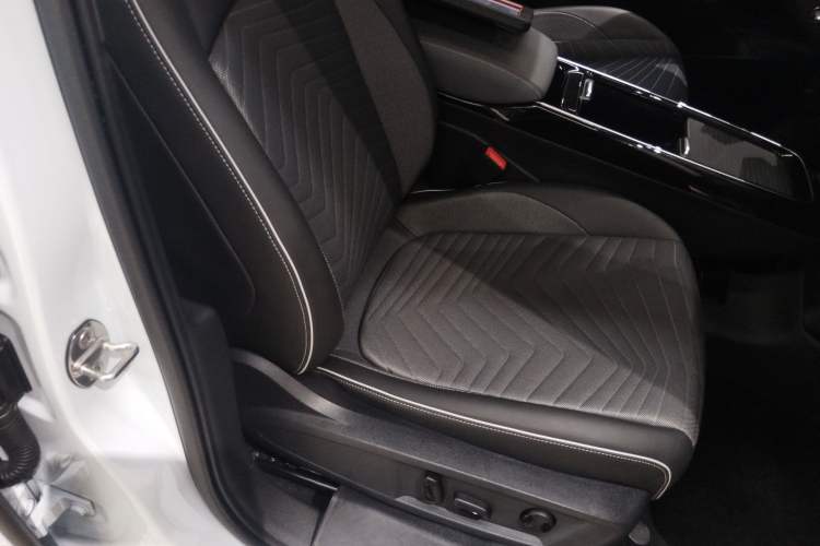 Used Volkswagen ID.3 2023 Upgraded Model Pure Intelligent Enjoyment Version Right Front Seat