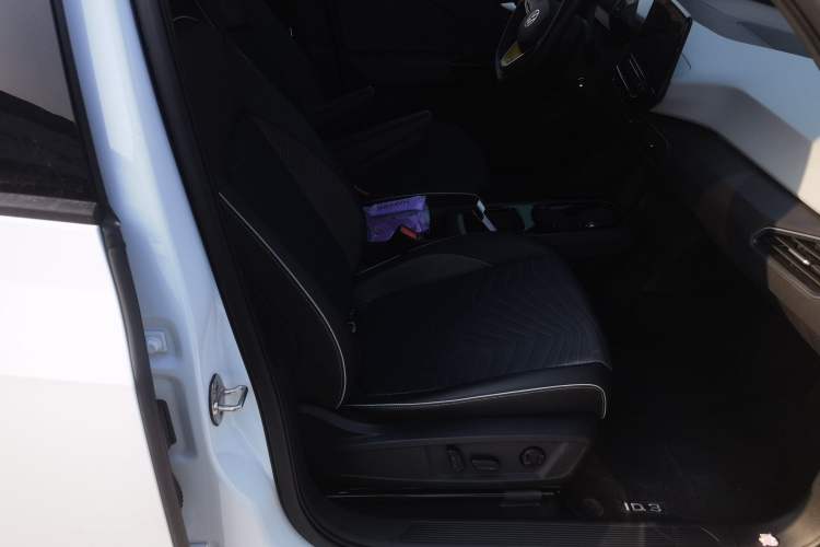 Used Volkswagen ID.3 2023 Upgraded Model Pure Intelligent Enjoyment Version Right Front Seat