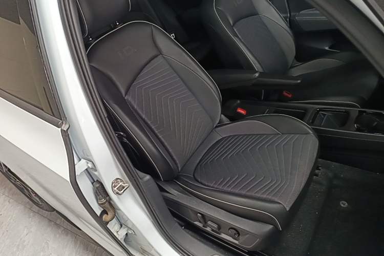 Used Volkswagen ID.3 2023 Upgraded Model Pure Intelligent Enjoyment Version Right Front Seat