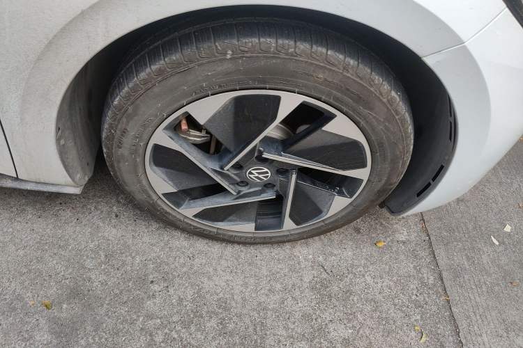Used Volkswagen ID.3 2023 Upgraded Model Pure Intelligent Enjoyment Version Right Front Wheel Hub