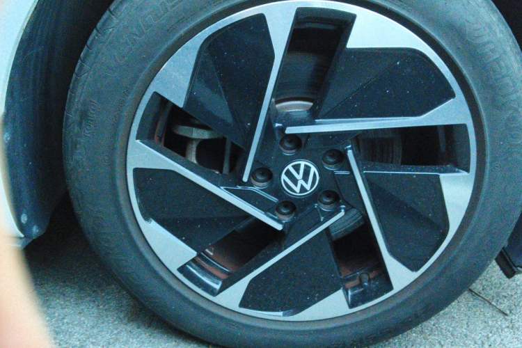 Used Volkswagen ID.3 2023 Upgraded Model Pure Intelligent Enjoyment Version Right Front Wheel Hub
