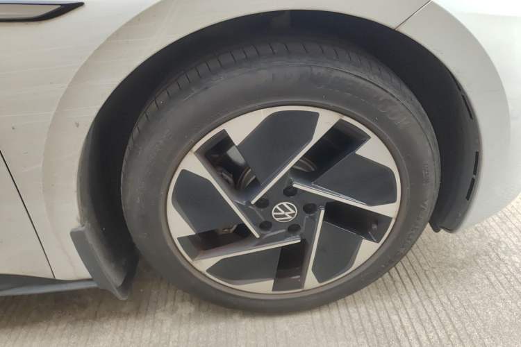 Used Volkswagen ID.3 2023 Upgraded Model Pure Intelligent Enjoyment Version Right Front Wheel Hub