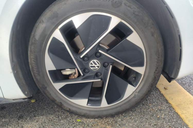 Used Volkswagen ID.3 2023 Pure Smart Edition Right Front Wheel Hub