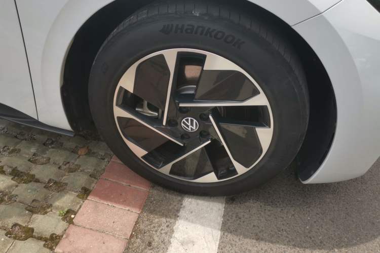 Used Volkswagen ID.3 2023 Upgraded Model Pure Intelligent Enjoyment Version Right Front Wheel Hub