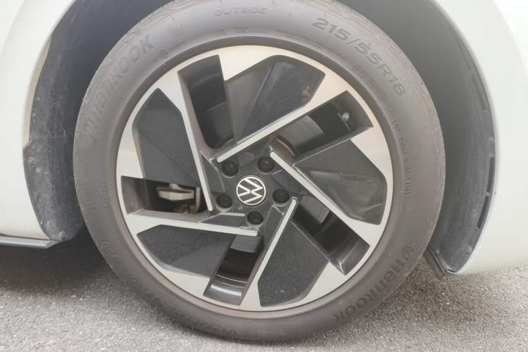 Used Volkswagen ID.3 2023 Pure Smart Edition Right Front Wheel Hub
