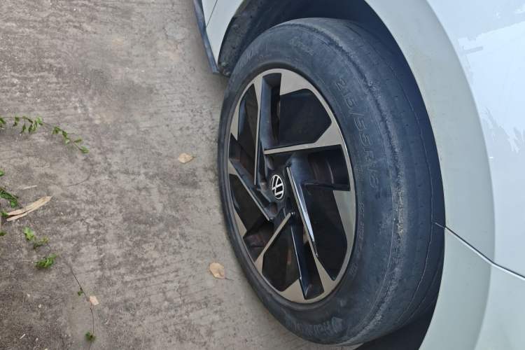 Used Volkswagen ID.3 2023 Pure Smart Edition Right Front Wheel Hub