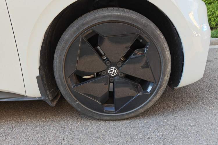 Used Volkswagen ID.3 2023 Upgraded Model Pure Intelligent Enjoyment Version Right Front Wheel Hub