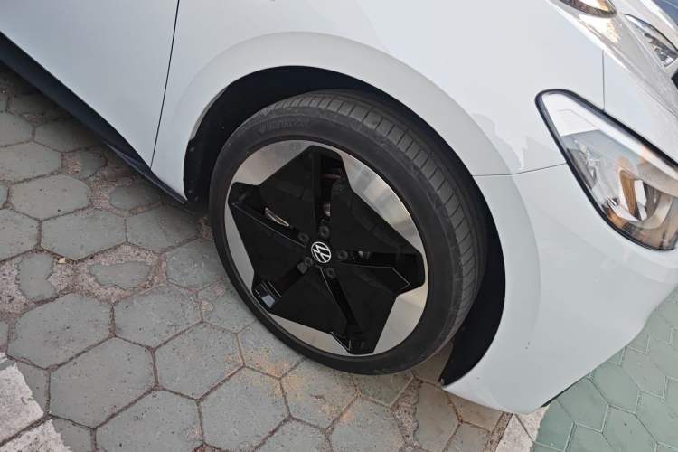 Used Volkswagen ID.3 2023 Upgraded Model Pure Intelligent Enjoyment Version Right Front Wheel Hub