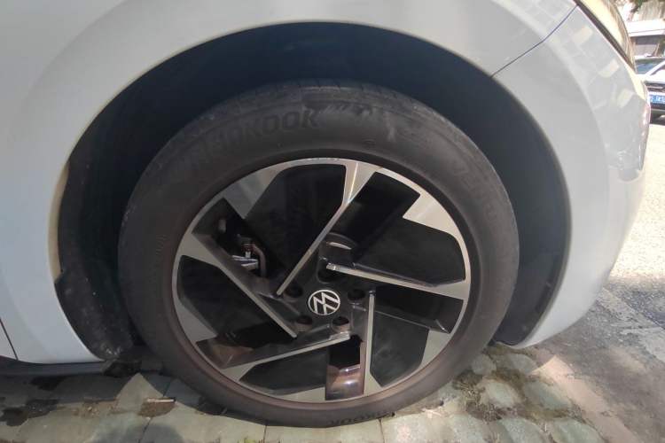 Used Volkswagen ID.3 2023 Upgraded Model Pure Intelligent Enjoyment Version Right Front Wheel Hub