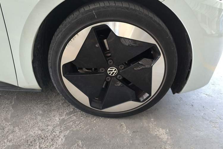 Used Volkswagen ID.3 2023 Upgraded Model Pure Intelligent Enjoyment Version Right Front Wheel Hub