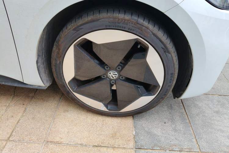 Used Volkswagen ID.3 2023 Upgraded Model Pure Intelligent Enjoyment Version Right Front Wheel Hub