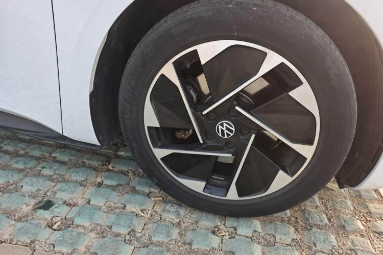 Used Volkswagen ID.3 2023 Upgraded Model Pure Intelligent Enjoyment Version Right Front Wheel Hub