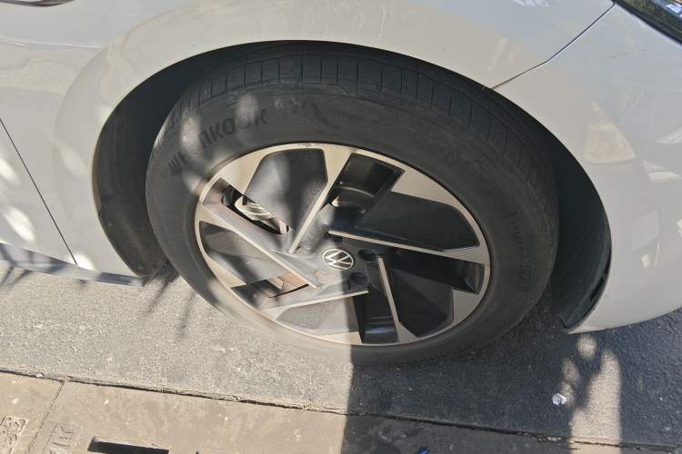 Used Volkswagen ID.3 2023 Pure Smart Edition Right Front Wheel Hub