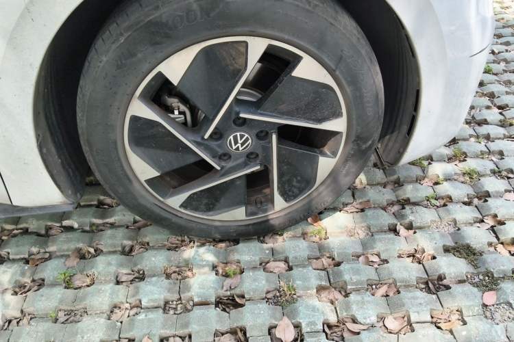 Used Volkswagen ID.3 2023 Pure Smart Edition Right Front Wheel Hub