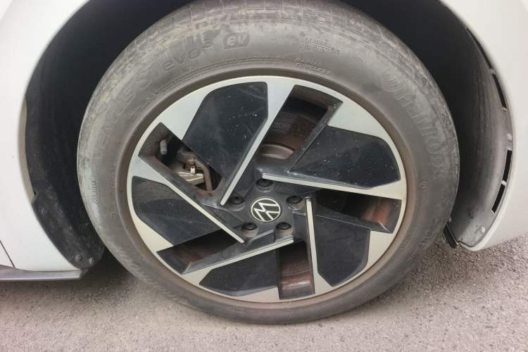 Used Volkswagen ID.3 2023 Upgraded Model Pure Intelligent Enjoyment Version Right Front Wheel Hub