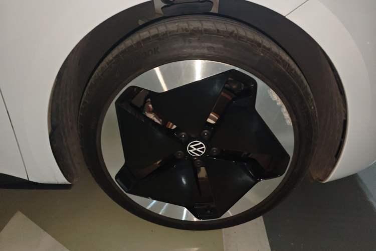 Used Volkswagen ID.3 2023 Upgraded Model Pure Intelligent Enjoyment Version Right Front Wheel Hub