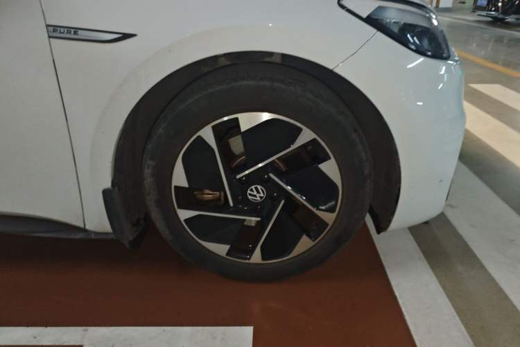 Used Volkswagen ID.3 2023 Pure Smart Edition Right Front Wheel Hub