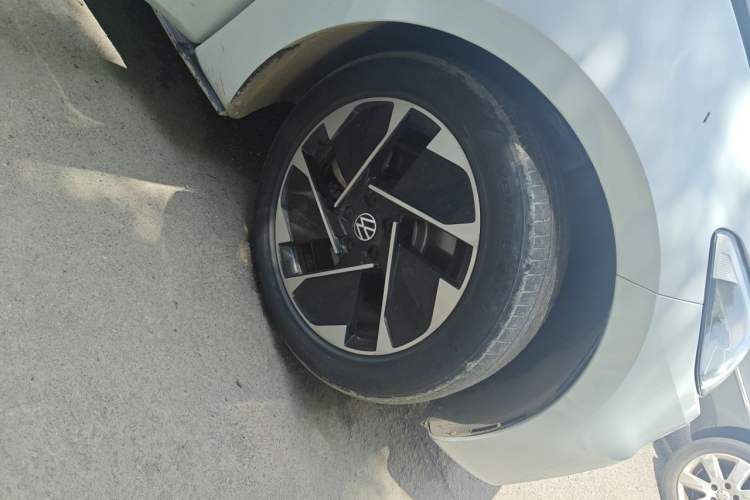 Used Volkswagen ID.3 2023 Upgraded Model Pure Intelligent Enjoyment Version Right Front Wheel Hub