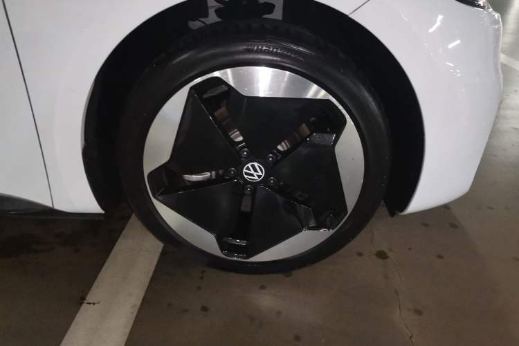 Used Volkswagen ID.3 2023 Pure Smart Edition Right Front Wheel Hub
