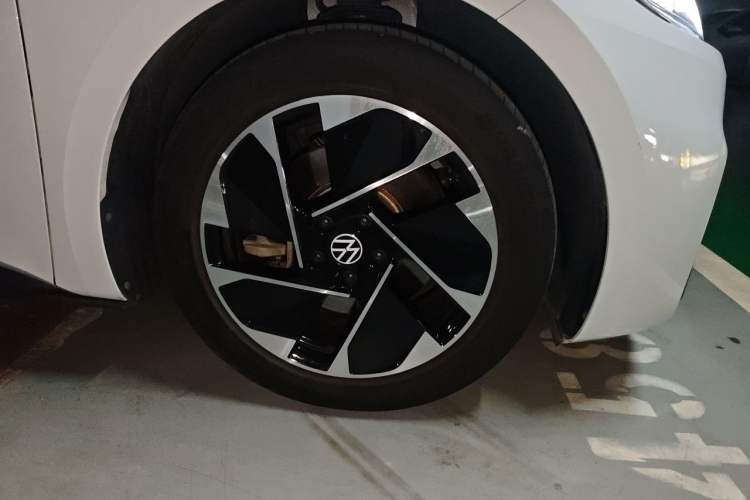 Used Volkswagen ID.3 2023 Upgraded Model Pure Intelligent Enjoyment Version Right Front Wheel Hub