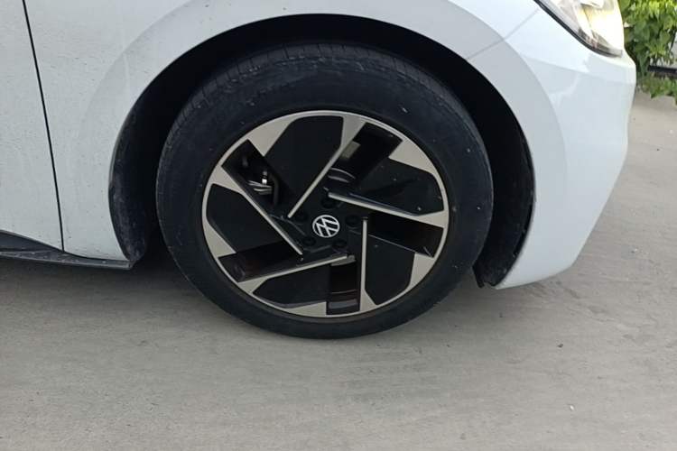 Used Volkswagen ID.3 2023 Upgraded Model Pure Intelligent Enjoyment Version Right Front Wheel Hub
