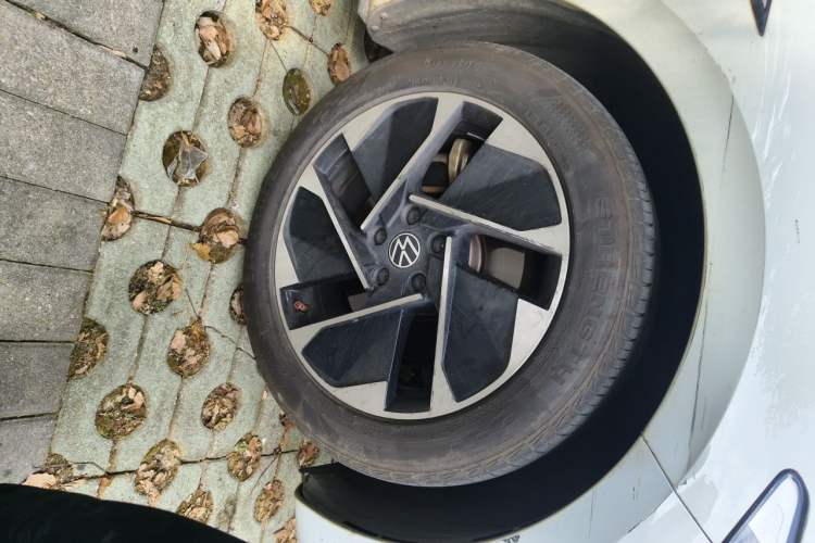 Used Volkswagen ID.3 2023 Pure Smart Edition Right Front Wheel Hub