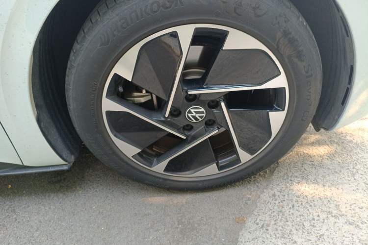 Used Volkswagen ID.3 2023 Upgraded Model Pure Intelligent Enjoyment Version Right Front Wheel Hub