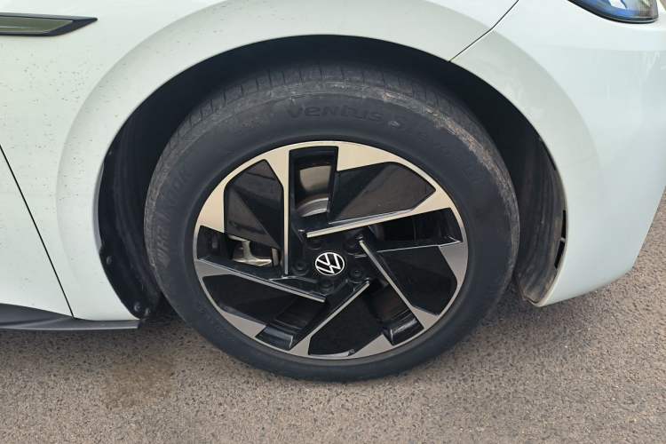 Used Volkswagen ID.3 2023 Upgraded Model Pure Intelligent Enjoyment Version Right Front Wheel Hub