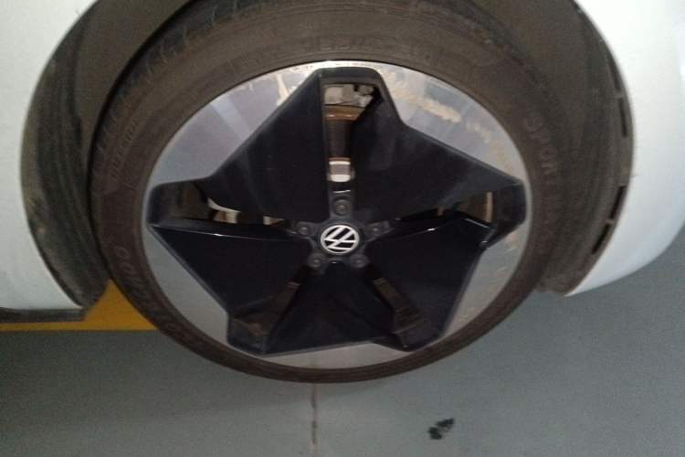 Used Volkswagen ID.3 2023 Upgraded Model Pure Intelligent Enjoyment Version Right Front Wheel Hub